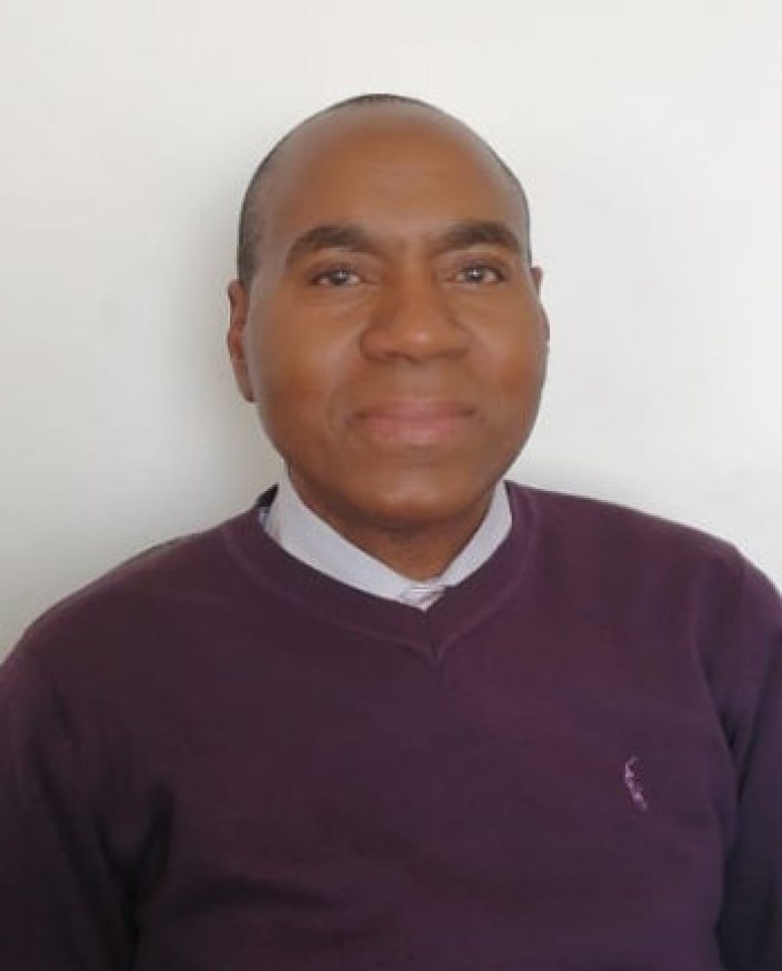 gallery/portals-0-Staff-Mr_Silinda_350x435